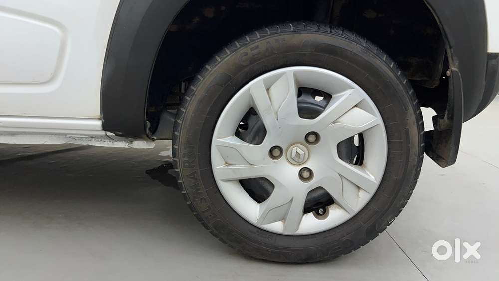 Renault Kwid 1.0 Rxt Amt, 2023, Petrol
