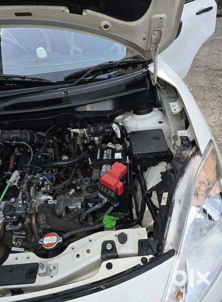 Maruti Suzuki Dzire 1.2 Vxi Cng, 2025, Cng & Hybrids