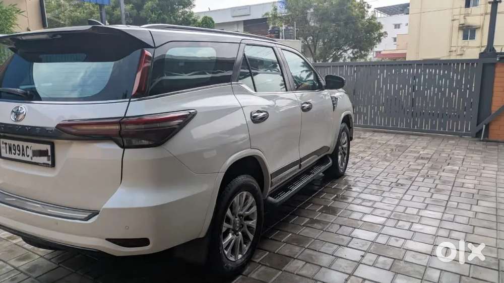 Toyota Fortuner 2022 Diesel 42000 Km Driven Automatic