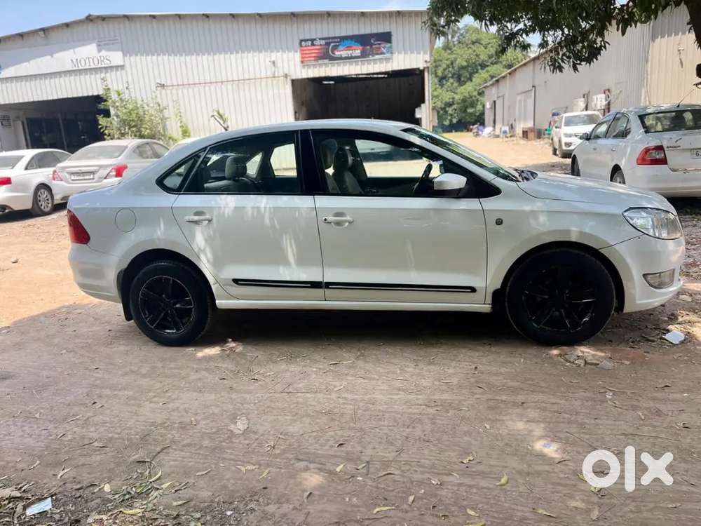 Skoda Rapid 2013 82000 Km Driven