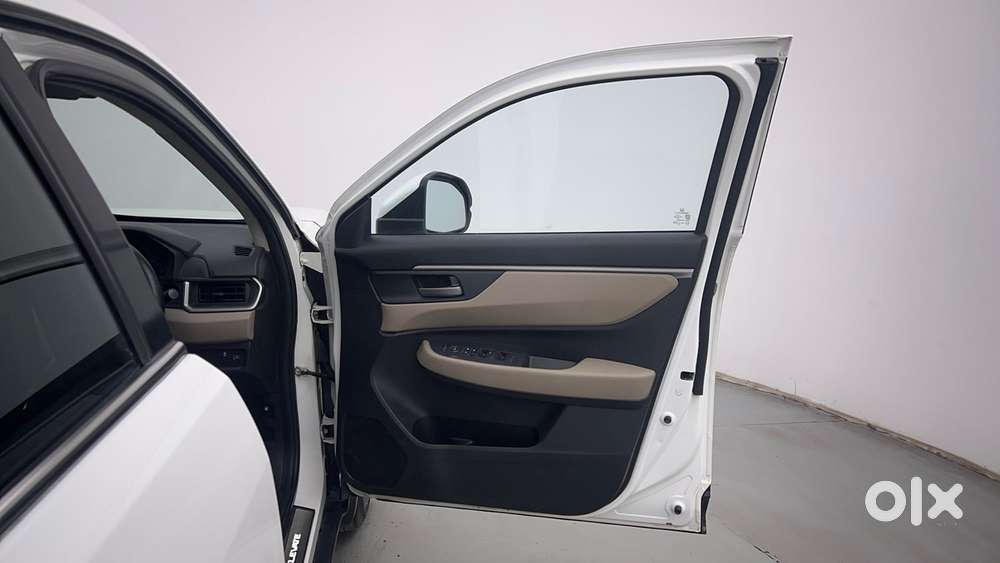Honda Elevate V Mt, 2023, Petrol