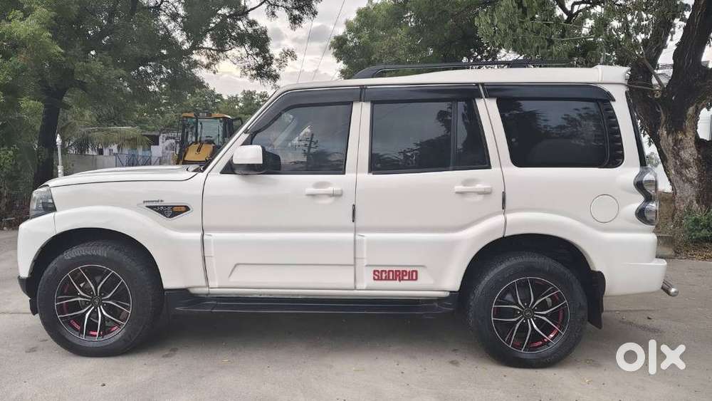 Mahindra Scorpio S6 Plus, 2017, Diesel