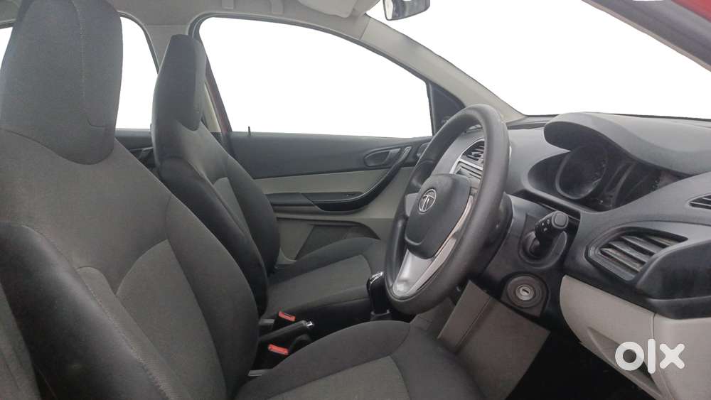 Tata Tiago 1.2 Revotron Xm, 2017, Petrol