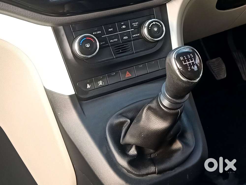 Mahindra Marazzo M8, 2019, Diesel