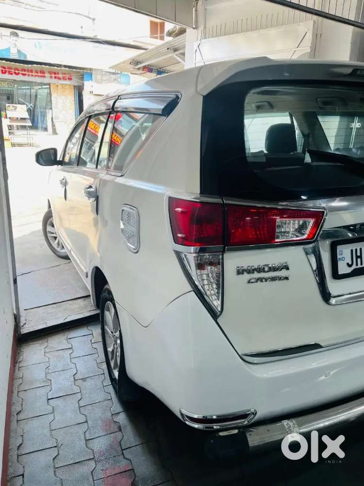 Toyota Innova Crysta 2018 Variant