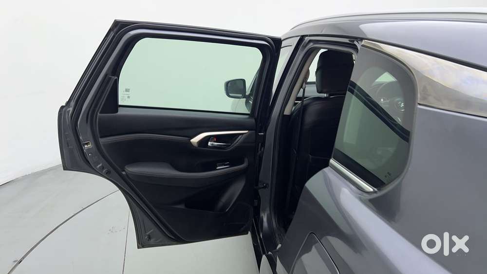 Maruti Suzuki Grand Vitara 1.5 Zeta Plus Intelligent Hybrid Ecvt, 20..