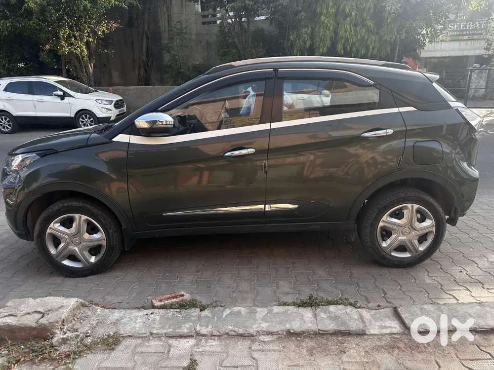 Tata Nexon 1.2 Revotron 2023 Sunroof Edition