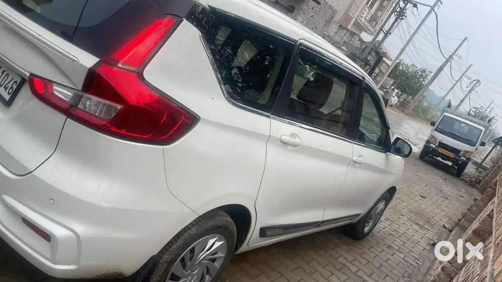Ertiga Vxi Cng Company Fitted Badiya Gadi Hai New Tyre  Sonipat No Hai