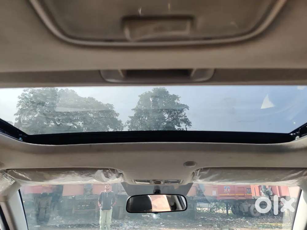 Hyundai Venue Sx Dual Tone October-2021 With All Top Model Features