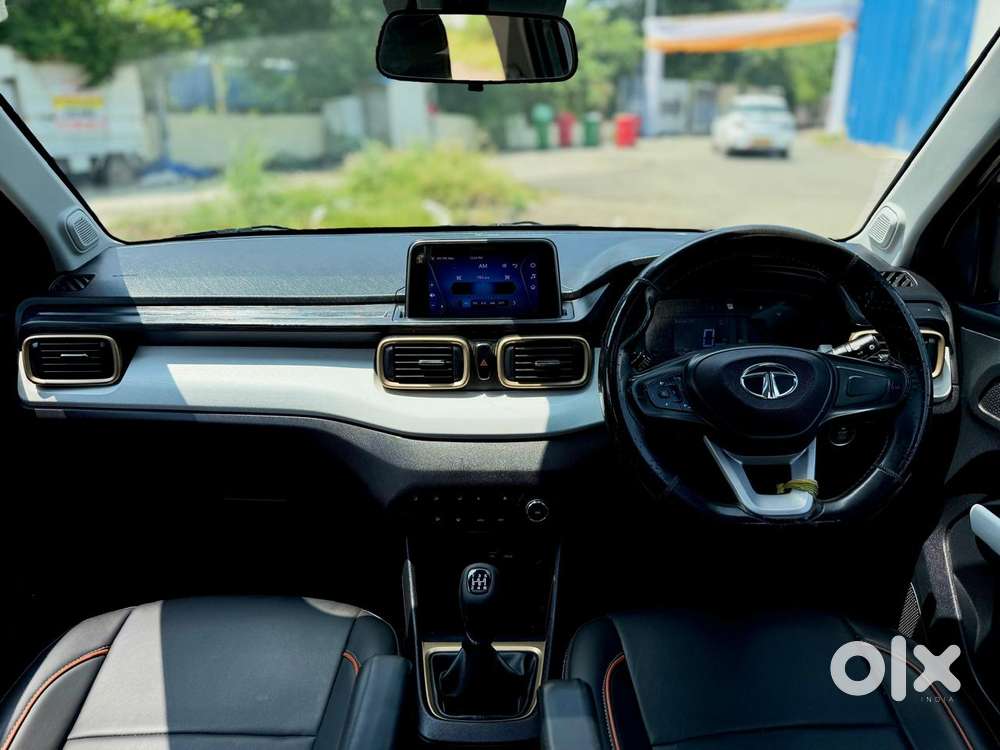 Tata Punch Accomplished Dazzle Mt Sunroof, 2023, Cng & Hybrids