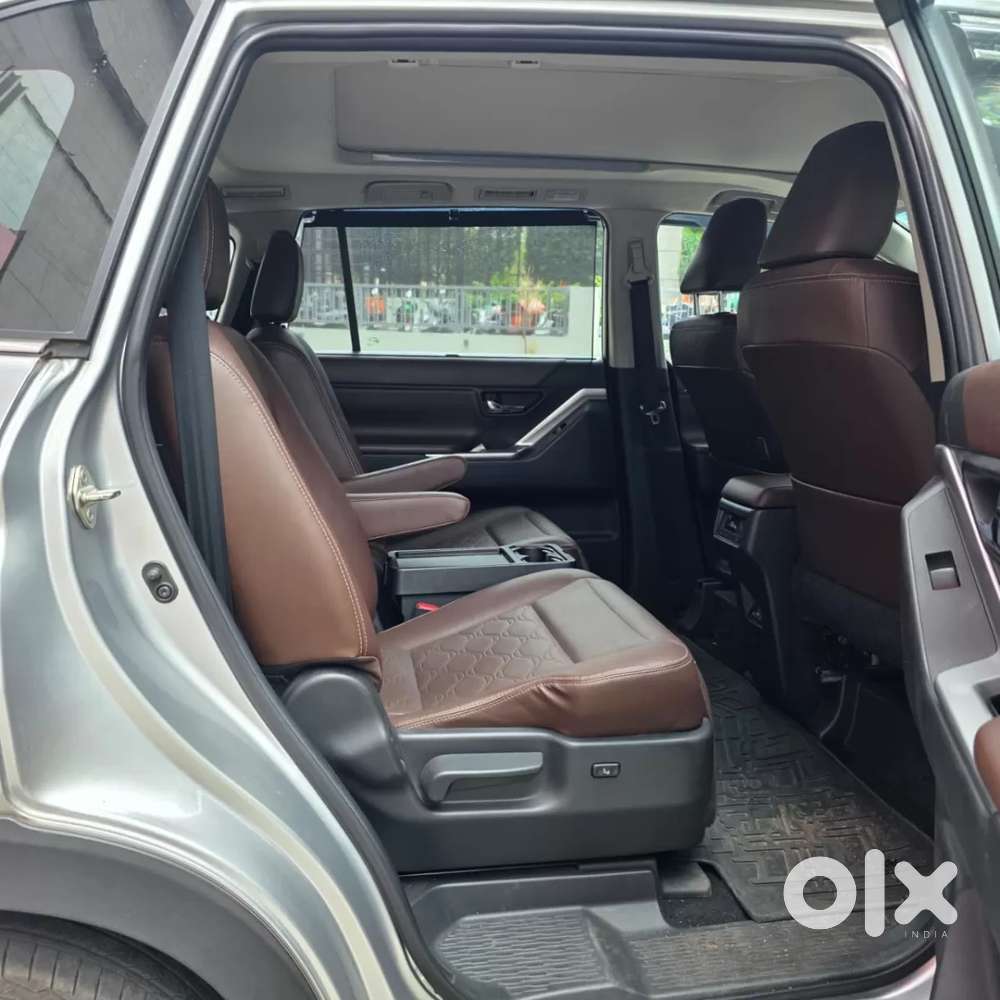 Toyota Innova Hycross 2.0 Zx Hybrid 7 Str, 2023, Petrol