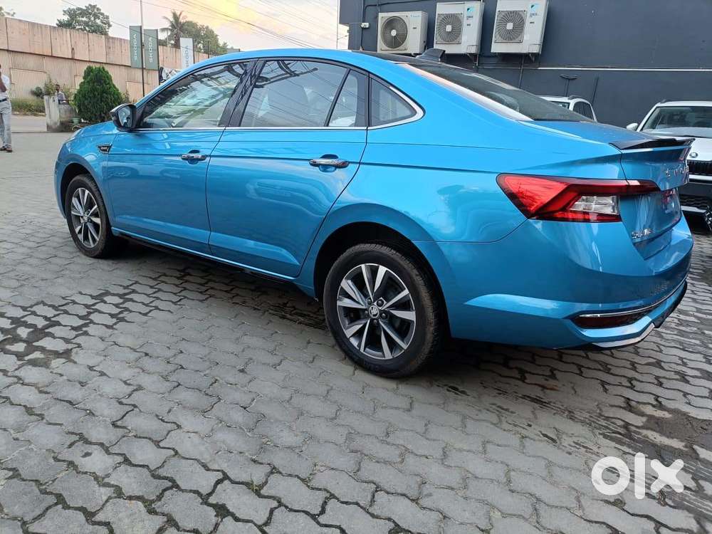 Skoda Slavia 1.0 Tsi Style At, 2023, Petrol