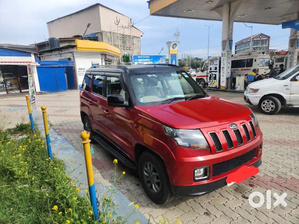 Mahindra Tuv 300 (t10) Top Model, Dual Tone