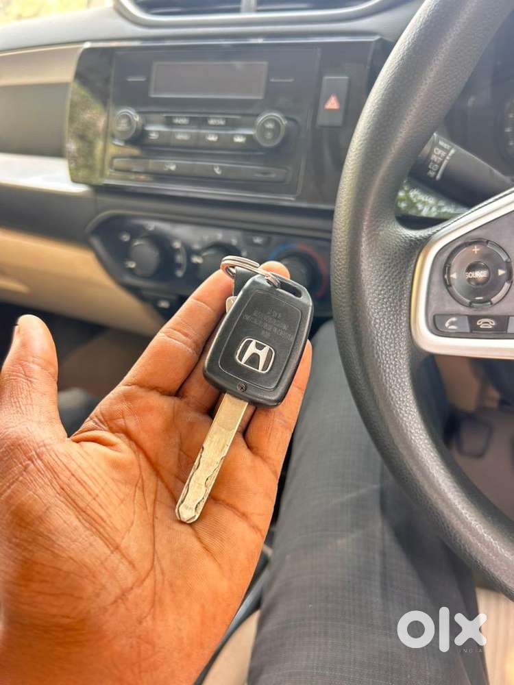 Neat And Clean Car For Family With Company Service Record