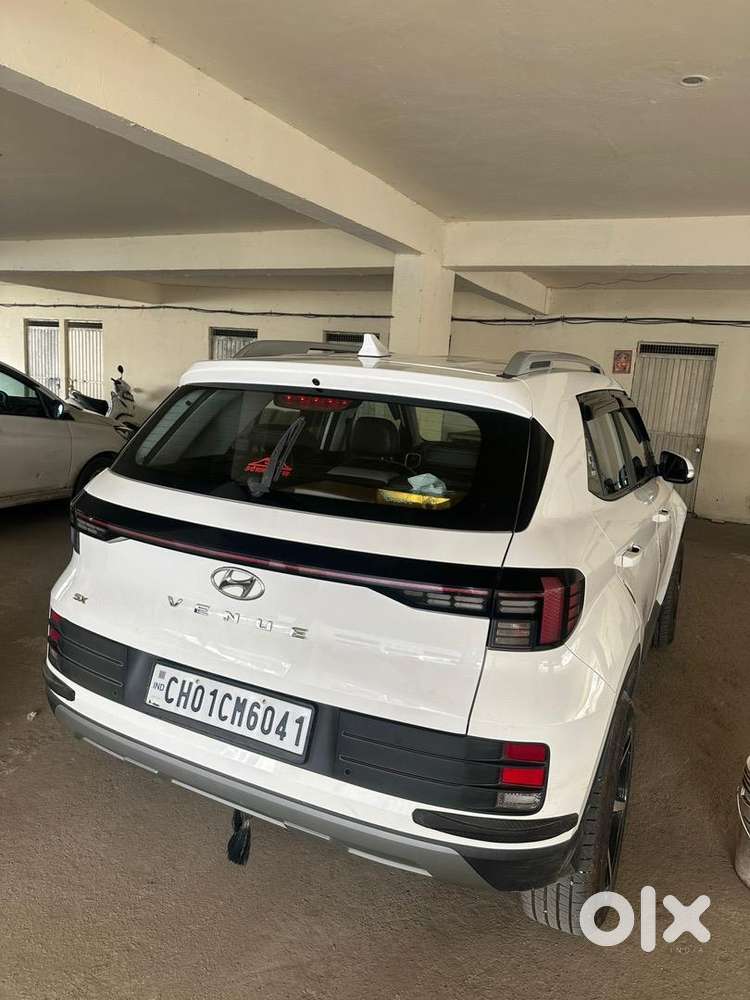 Hyundai Venue 2022 Diesel Well Maintained