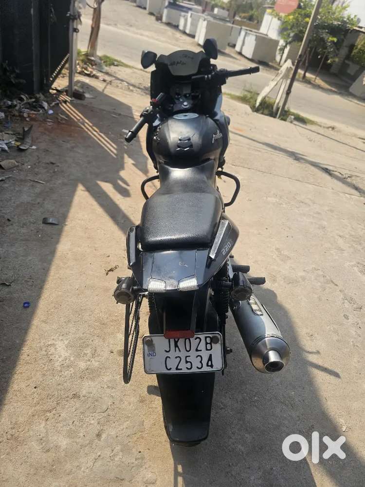 Bajaj Pulsar 220 Fi 2013 - Motorcycles in Geeta Enclave, Jammu - 1859607620