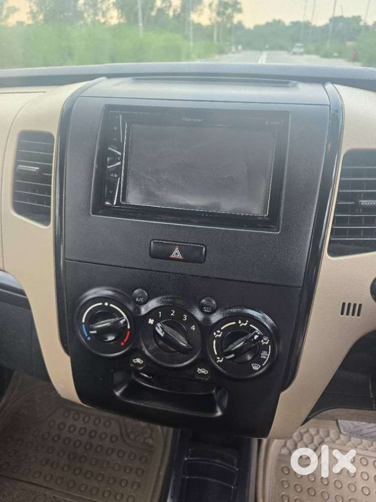 Maruti Suzuki Wagon R 1.0 Vxi Amt, 2017, Petrol