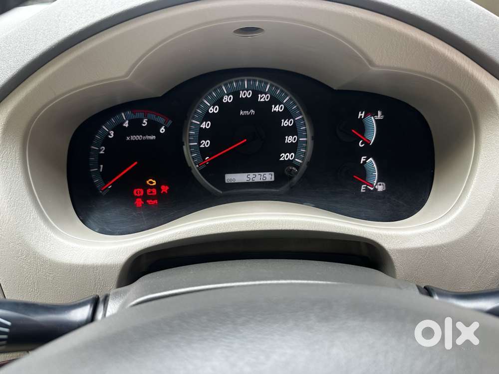 Toyota Innova 2.5 Vx (diesel) 7 Seater Bs Iv, 2014, Diesel