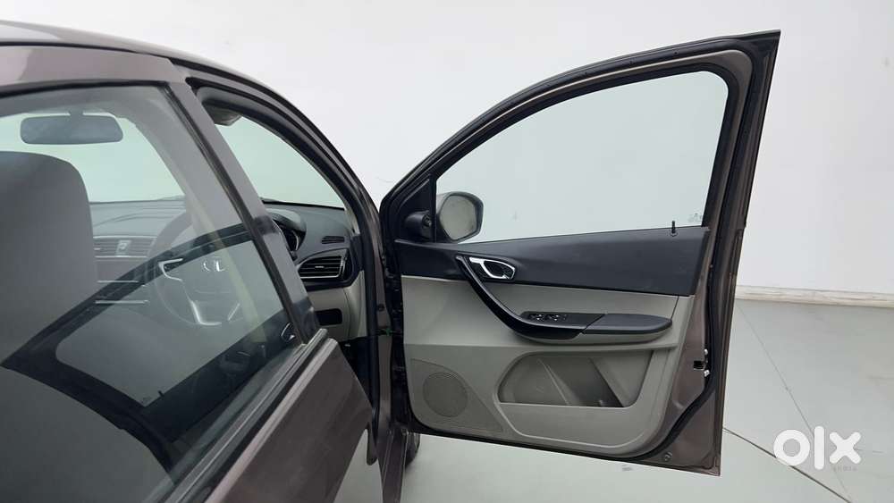 Tata Tiago Xz, 2017, Petrol