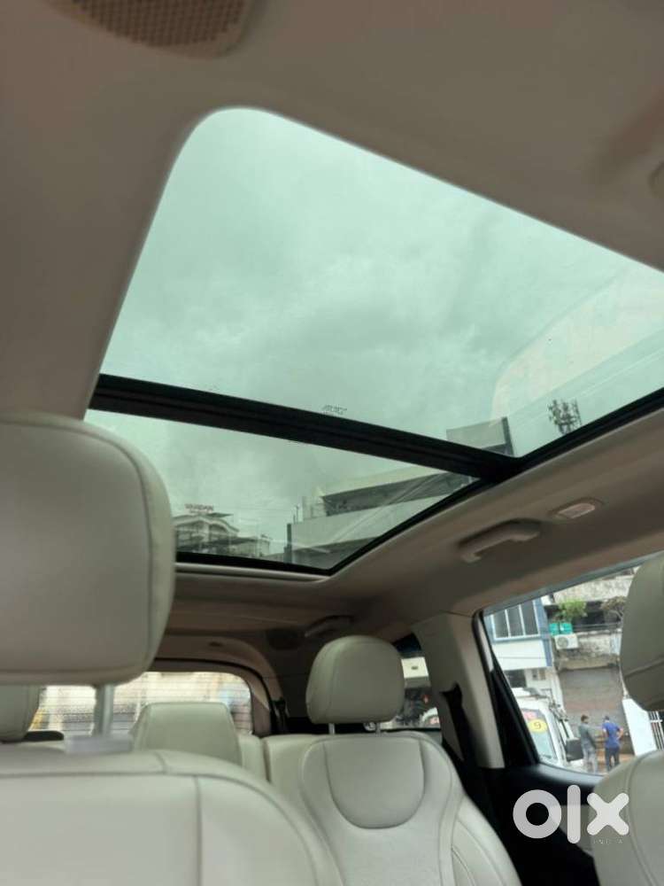 Mahindra Xuv700 2.2 Ax 7 Diesel At Luxury Pack Str, 2022, Diesel