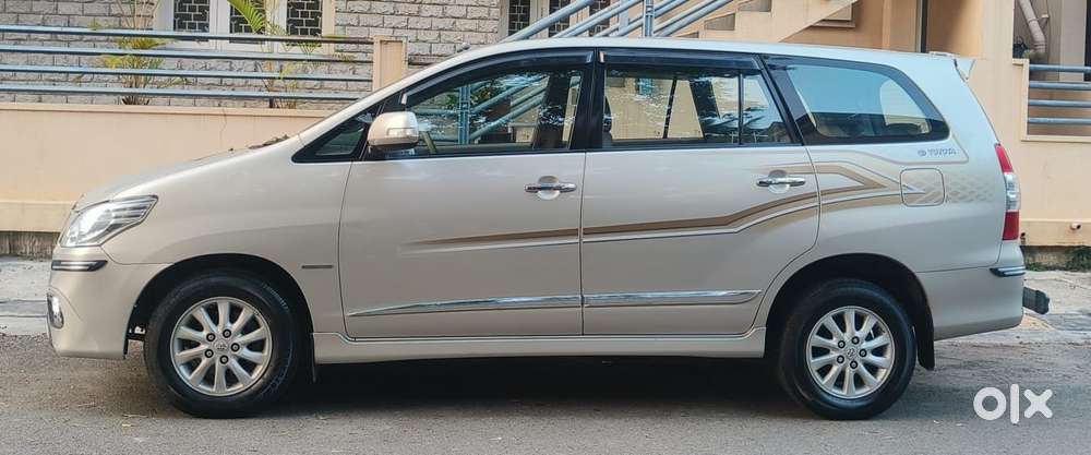 Toyota Innova 2.5 Vx 8 Seater Bs Iv, 2013, Diesel