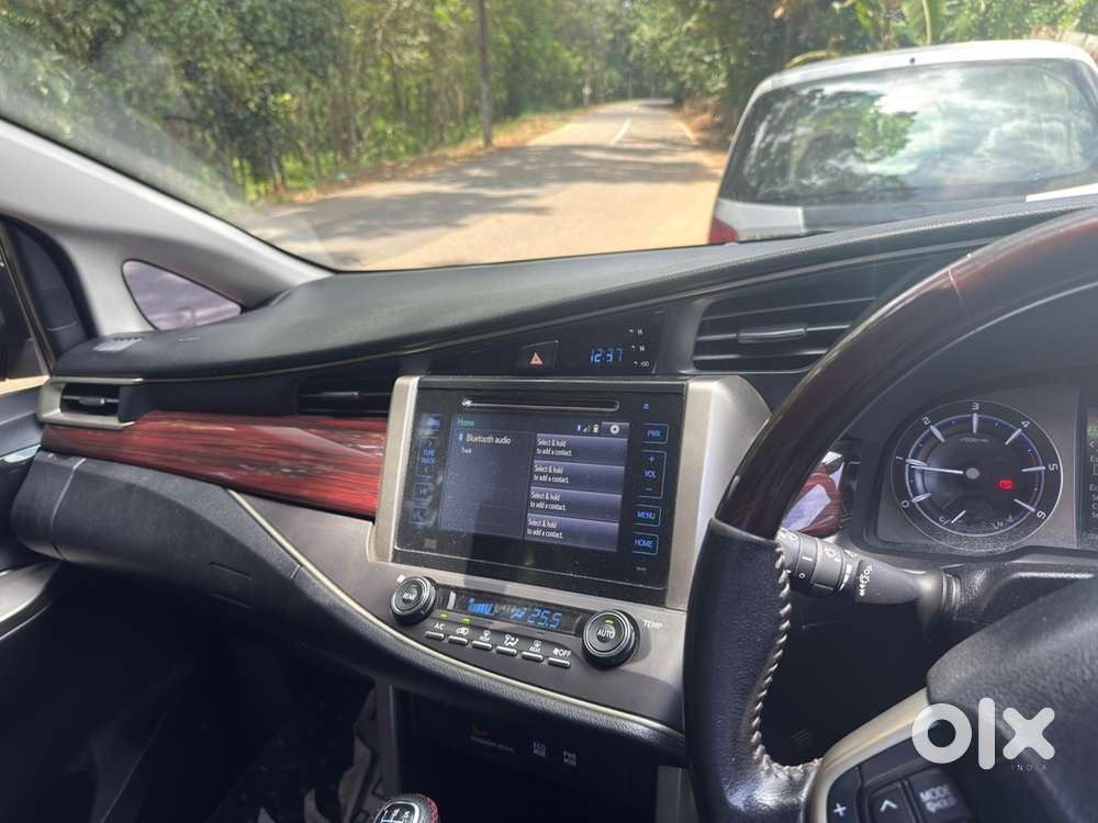Toyota Innova Crysta 2016