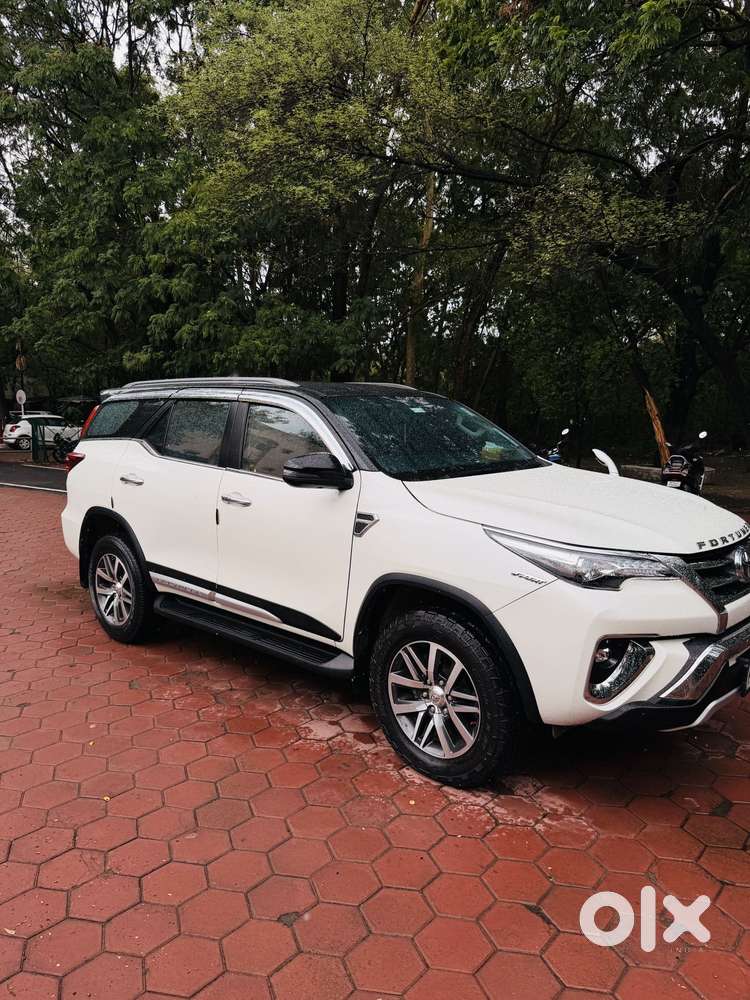 Toyota Fortuner 4x4 Manual Limited Edition, 2019, Diesel