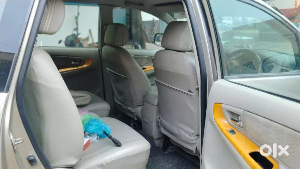 Toyota Innova 2.5 V 8 Str, 2009, Diesel