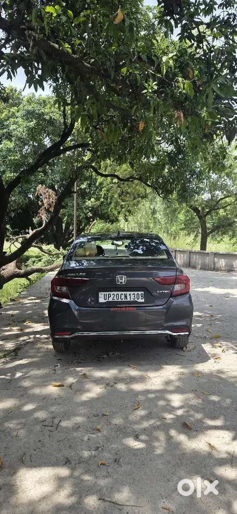 Urgent Selling Honda Amaze Top Model