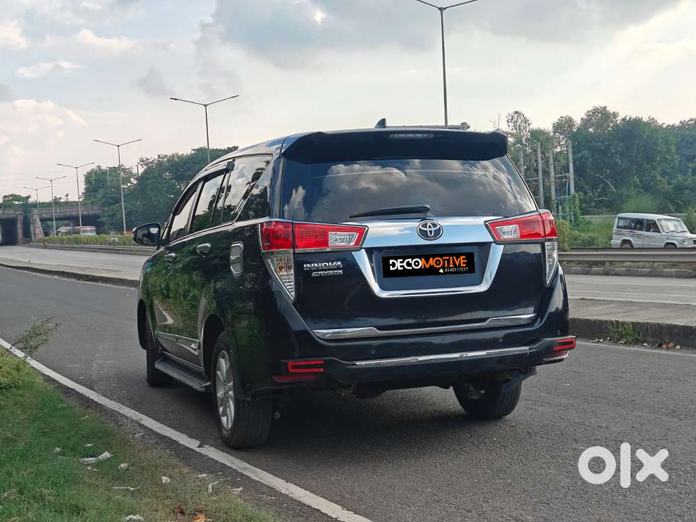 Toyota Innova Crysta [2020-ongoing] 2.4 Gx At 8 Str, 2024