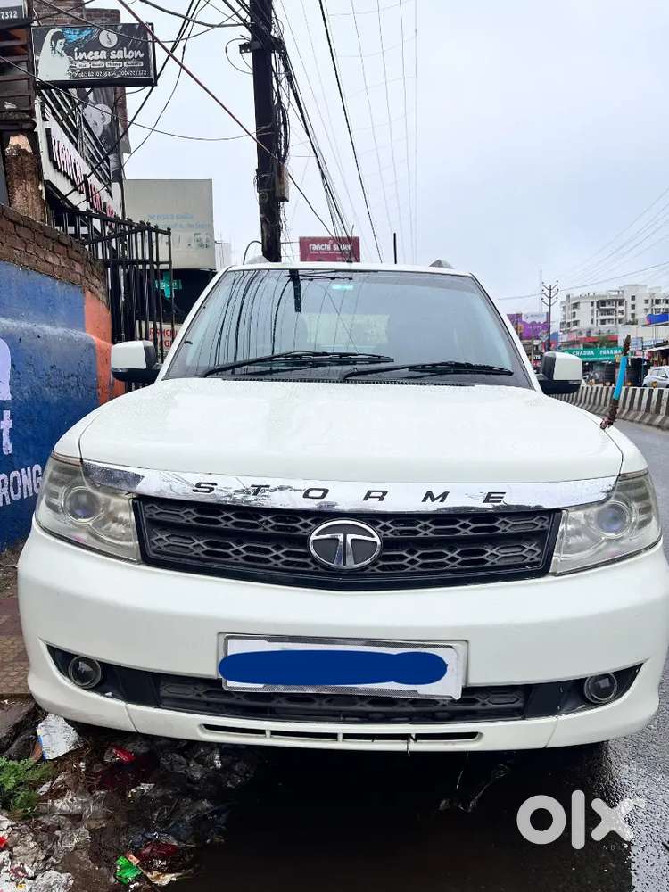 Tata Safari Storme 2016