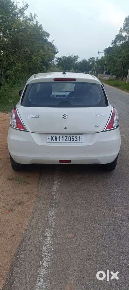 Maruti Suzuki Swift Vxi Optional, 2015, Petrol