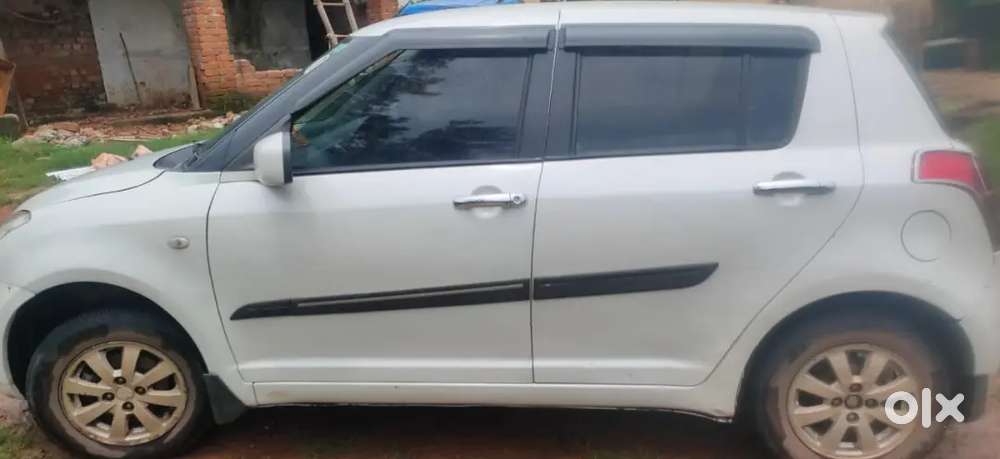 Maruti Suzuki Swift 2011 Petrol