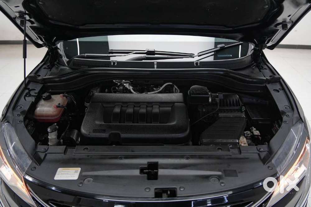 Mahindra Xuv700 2.2 Ax 7 Diesel At Str Awd, 2022, Diesel