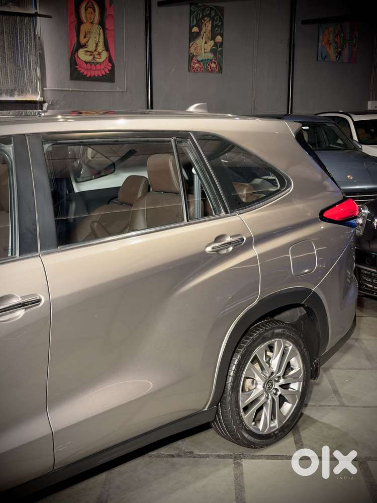 Toyota Innova Hycross 2.0 Zx (o) Hybrid 7 Str, 2023, Petrol