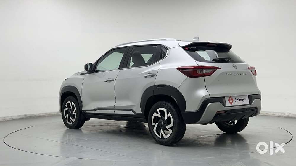 Nissan Magnite 1.0 Xv Premium, 2023, Petrol