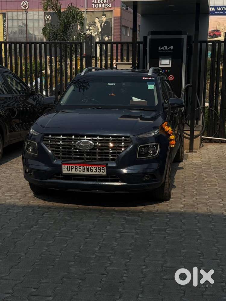 Hyundai Venue 2021 Petrol Well Maintained