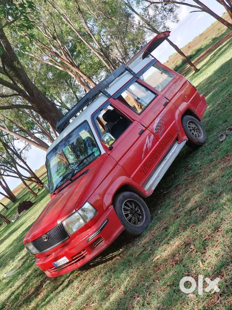 Toyota Qualis Rs 2001