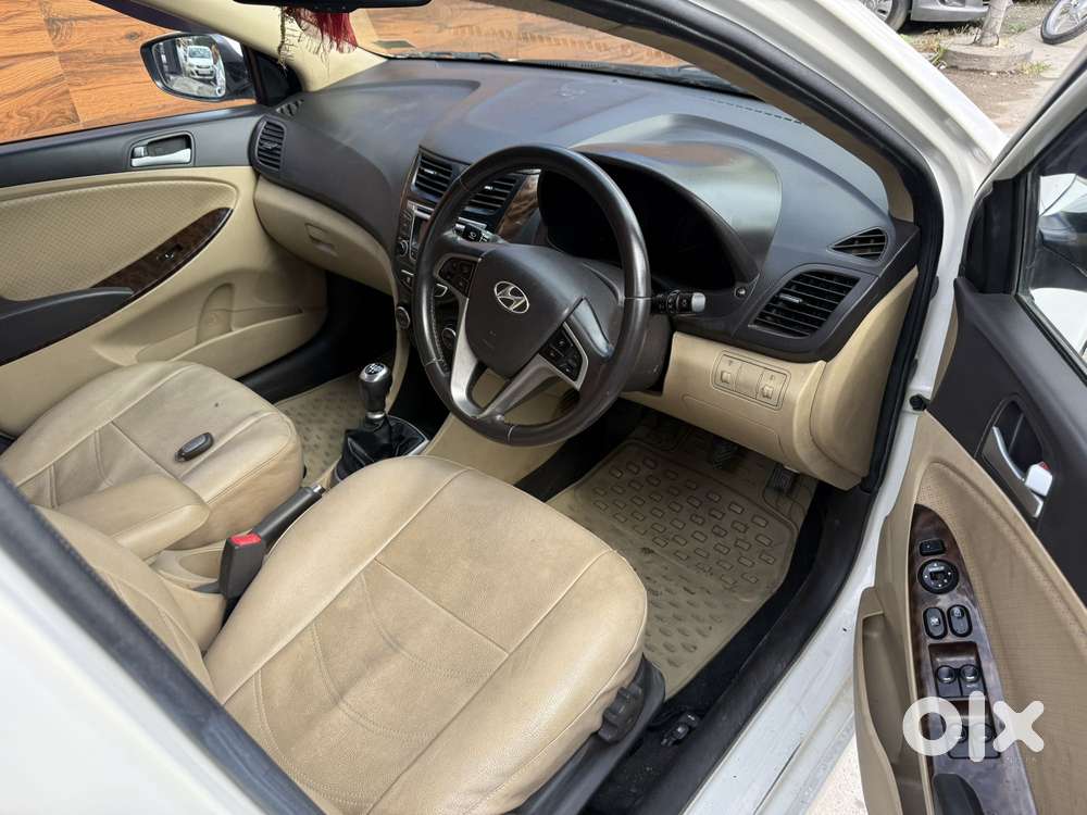 Hyundai Verna 1.6 Sx (o) Vtvt Se, 2015, Petrol
