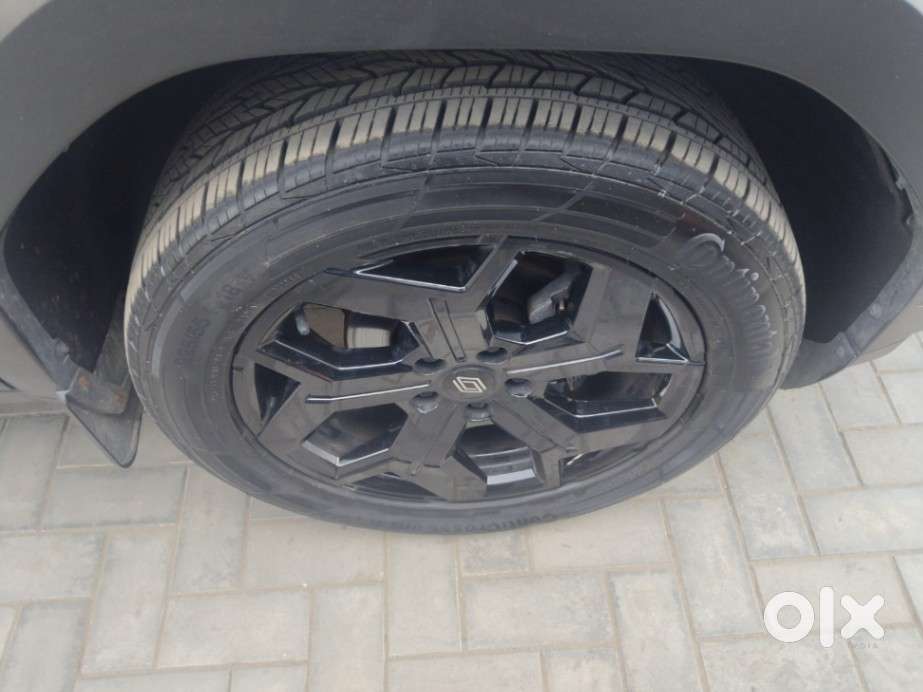Renault Duster 1.3 Rxs Turbo Cvt Petrol, 2026