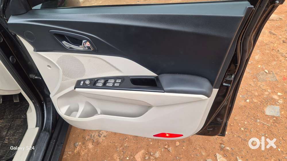 Mahindra Xuv300 W8 Option, 2019, Petrol