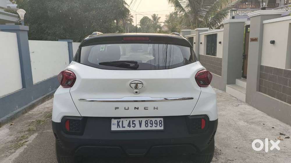 Tata Punch 1.2 Revotron Creative Amt Dual Tone, 2022, Petrol