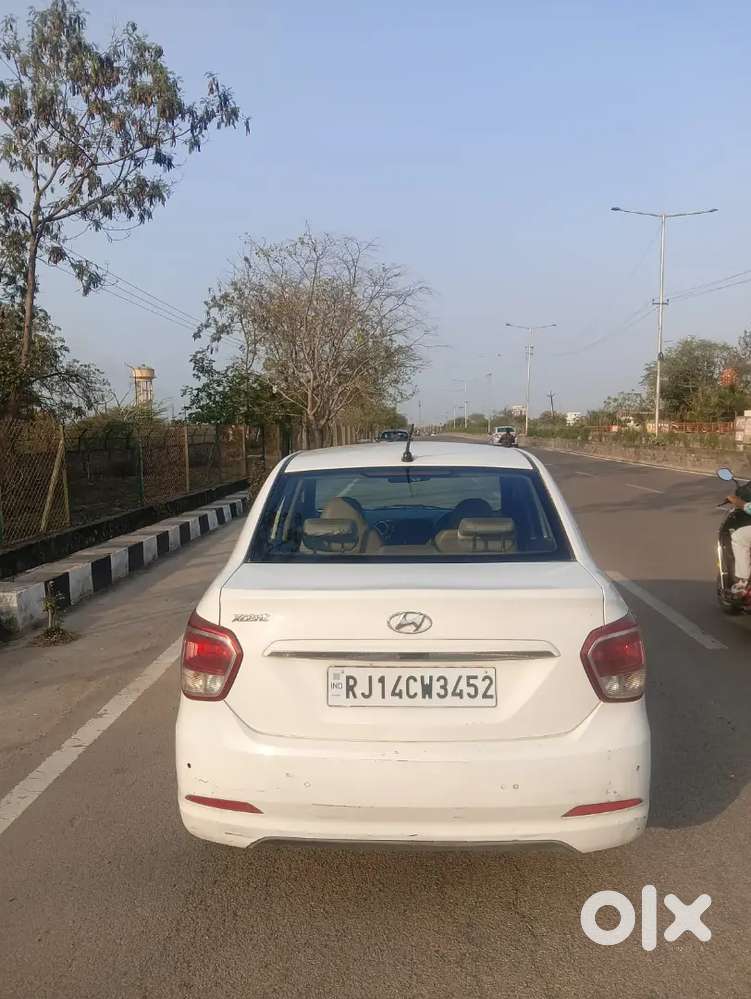 Hyundai Xcent Top Model 2014