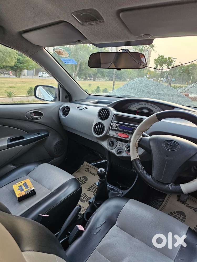 Toyota Etios Liva 2011-2012 G, 2011, Petrol