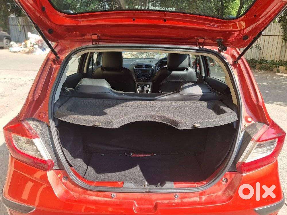 Tata Tiago 1.2 Revotron Xza, 2018, Petrol