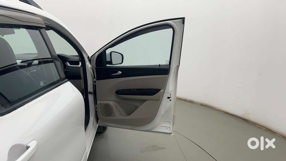 Renault Triber Rxz Easy-r Amt, 2020, Petrol