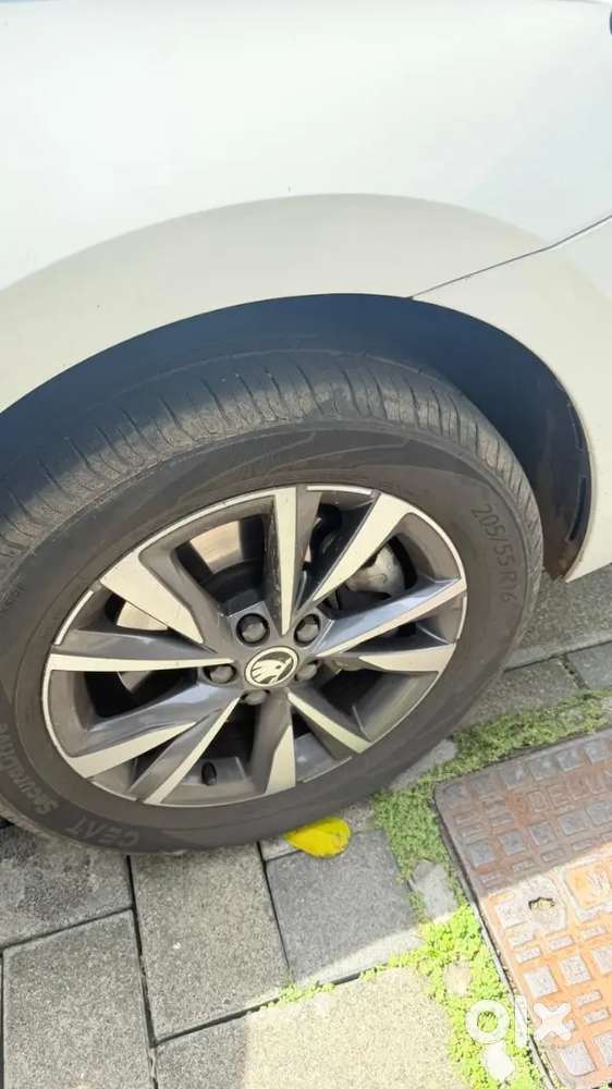 Skoda Slavia 2025 Petrol 14000 Km Driven