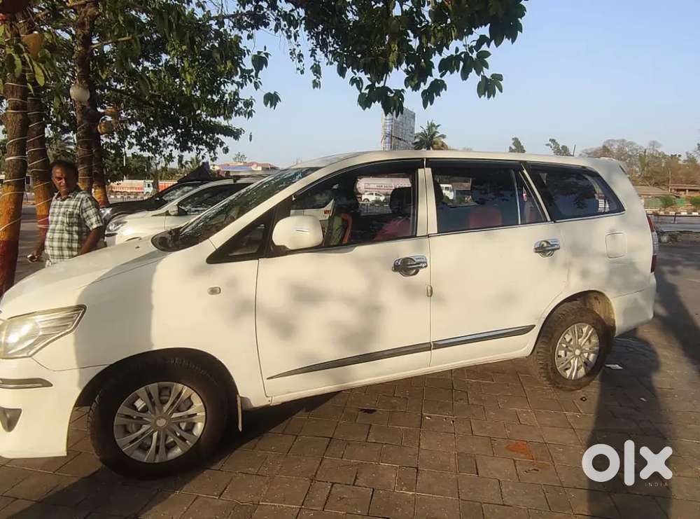 Toyota Innova 2014 Diesel 90000 Km Driven