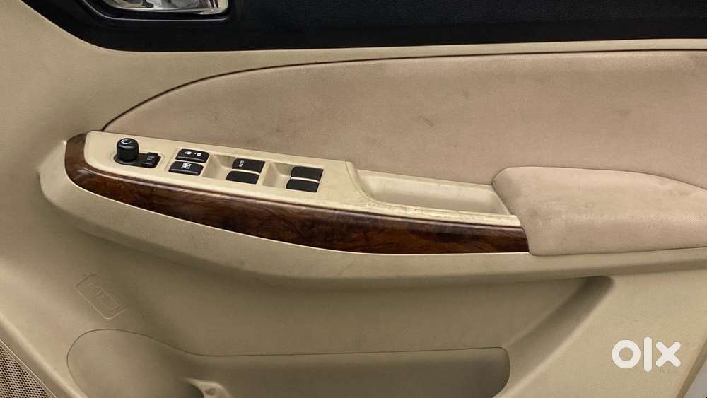 Maruti Suzuki Swift Dzire Zxi + Mt, 2017, Petrol