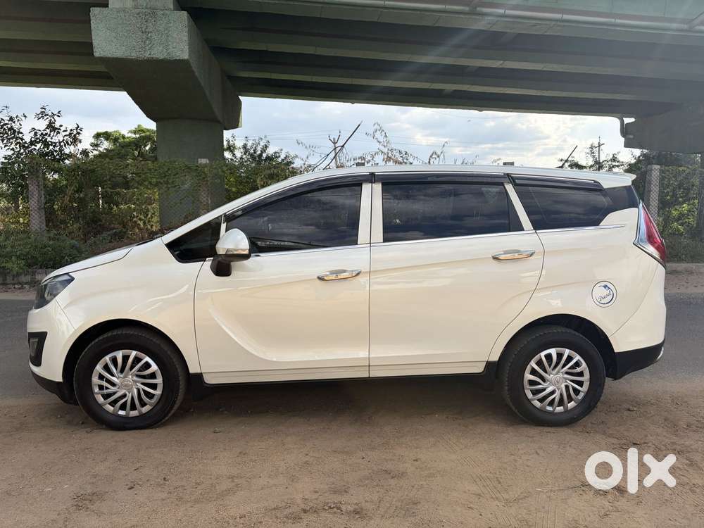 Mahindra Marazzo M4, 2019, Diesel